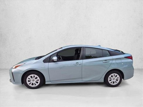Certified 2022 Toyota Prius LE FWD image 8