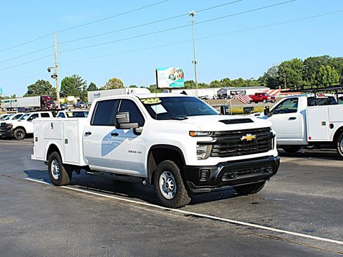 Used 2024 Chevrolet Silverado 2500 W/T w/ WT Fleet Convenience Package AWD/4WD image 3