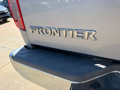 Used 2012 Nissan Frontier SV RWD image 10