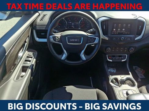 Used 2024 GMC Terrain SLE image 11