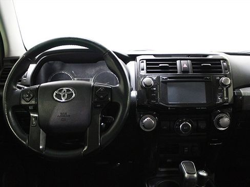 Used 2018 Toyota 4Runner TRD Off-Road Premium image 13