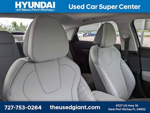 Certified 2023 Hyundai Elantra Limited w/ Cargo Package FWD image 6