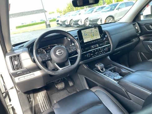 Used 2023 Nissan Pathfinder SL AWD/4WD image 29