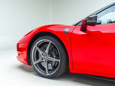Used 2011 Ferrari 458 Italia Coupe RWD image 17