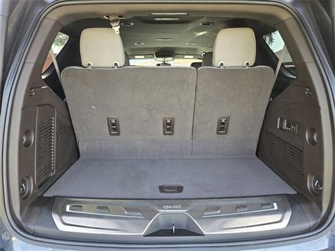 Used 2021 GMC Yukon SLT w/ SLT Luxury Package image 15