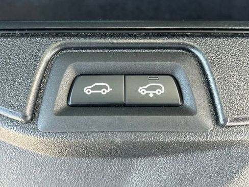 Used 2025 BMW X5 xDrive50e AWD/4WD image 59