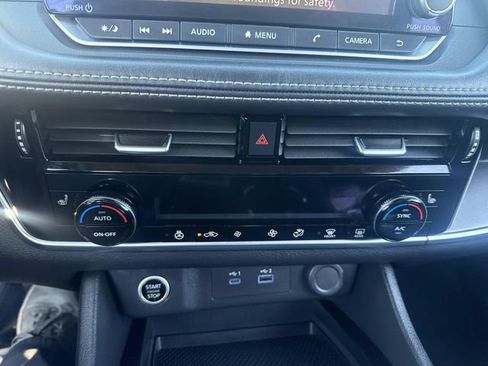 Used 2023 Nissan Rogue SV w/ SV Premium Package image 26