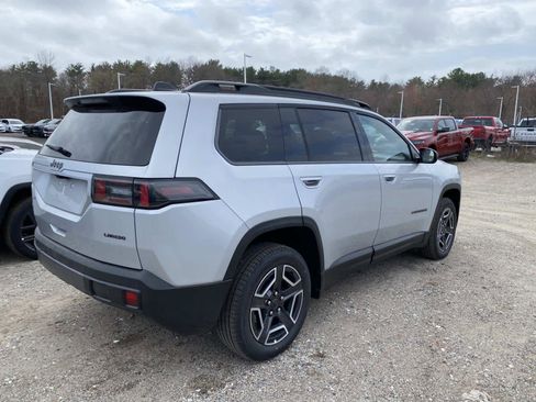 New 2026 Jeep Cherokee Laredo image 3