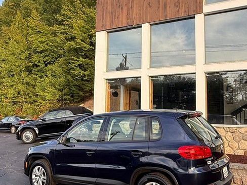 Used 2012 Volkswagen Tiguan S image 27
