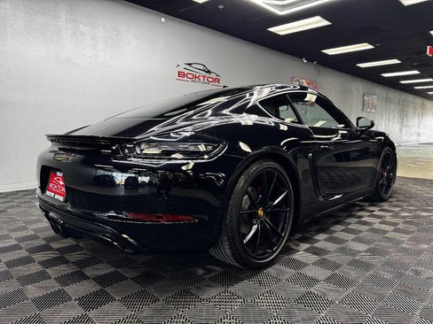 Used 2018 Porsche 718 Cayman GTS image 12