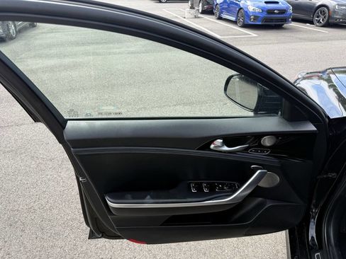 Used 2018 Kia Stinger Premium AWD/4WD image 17