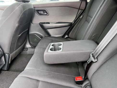 Used 2023 Nissan Rogue S image 12