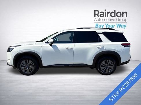 Used 2024 Nissan Pathfinder SV FWD image 4