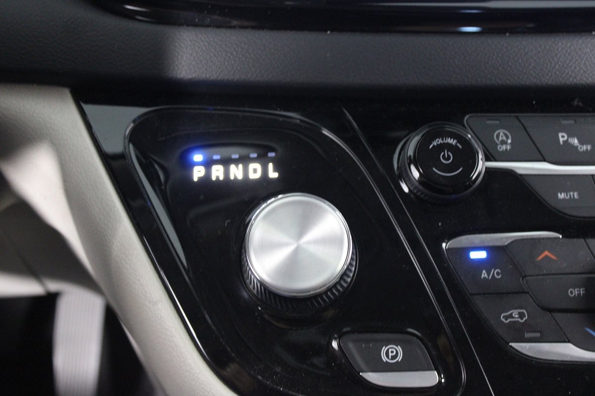 Used 2023 Chrysler Pacifica Touring-L FWD image 20