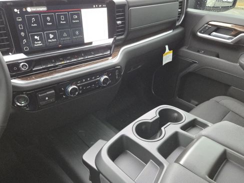 New 2026 GMC Sierra 2500 SLE w/ SLE Value Package; image 33