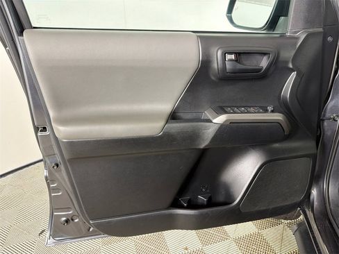 Used 2022 Toyota Tacoma SR5 image 10