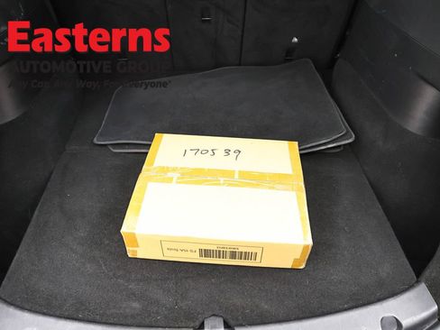 Used 2021 Tesla Model Y Long Range AWD/4WD image 9