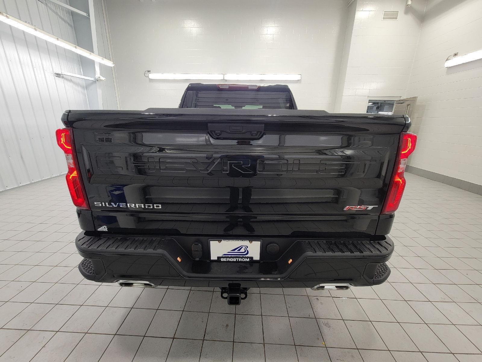 Used 2026 Chevrolet Silverado 1500 RST AWD/4WD image 25