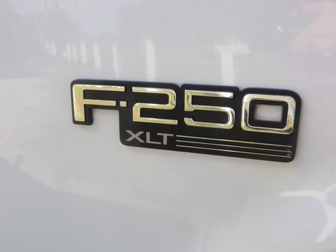 Used 1996 Ford F250 XLT image 12