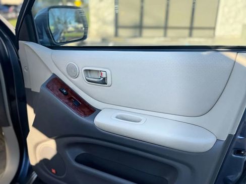 Used 2006 Toyota Highlander Sport image 10