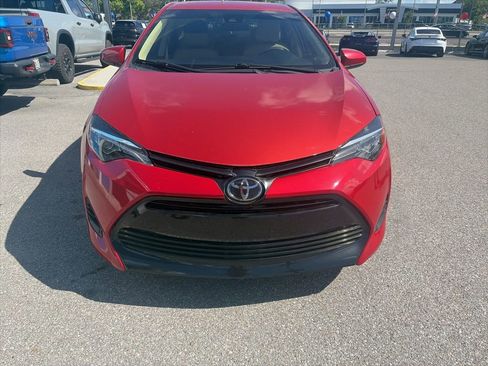 Used 2019 Toyota Corolla LE image 3