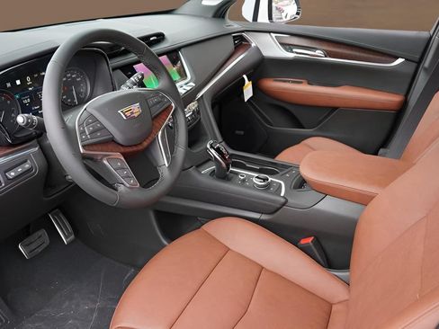 New 2025 Cadillac XT5 Sportv w/ Technology Package AWD/4WD image 10