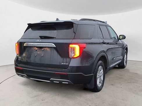 Used 2022 Ford Explorer XLT w/ Equipment Group 202A image 5