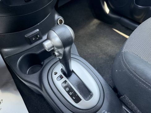 Used 2017 Nissan Versa SV FWD image 16