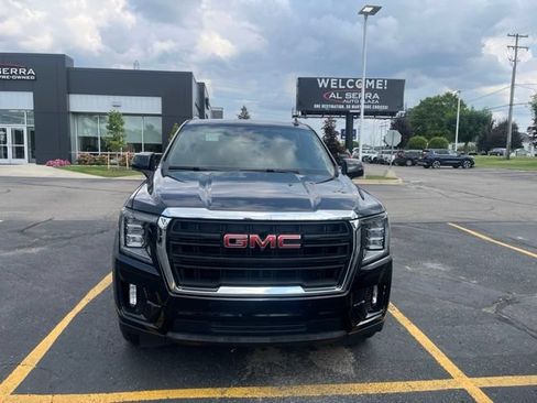 Used 2023 GMC Yukon XL SLT w/ SLT Premium Package AWD/4WD image 2