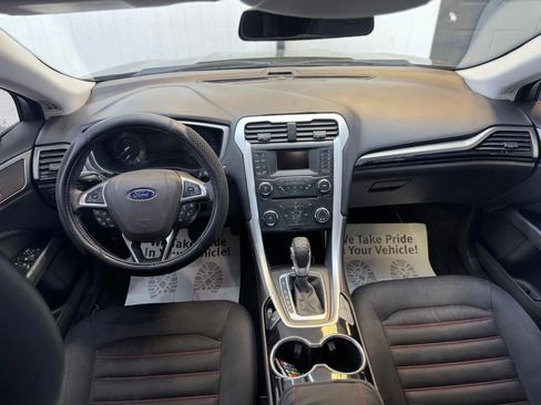 Used 2016 Ford Fusion SE w/ Equipment Group 201A image 30