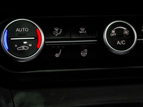 Used 2023 Alfa Romeo Stelvio Veloce image 25