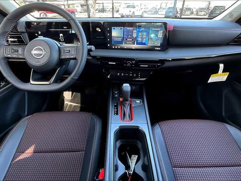 New 2026 Nissan Kicks SR image 5