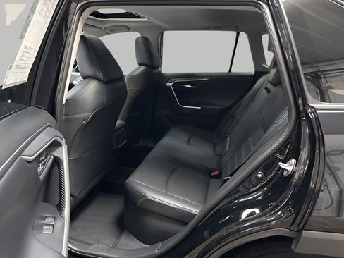 Used 2019 Toyota RAV4 Limited image 27