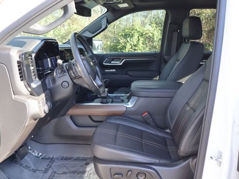 Certified 2024 Chevrolet Silverado 1500 High Country w/ High Country Premium Package image 15