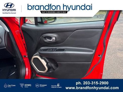 Used 2016 Jeep Renegade Limited w/ Safety & Security Group AWD/4WD image 8