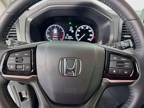 Used 2025 Honda Odyssey EX-L image 16