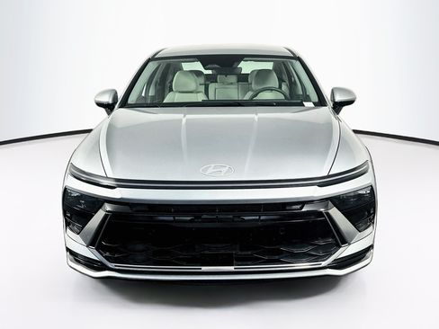 Used 2025 Hyundai Sonata SEL FWD image 2