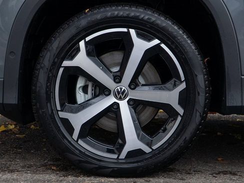 New 2026 Volkswagen Tiguan SE image 7