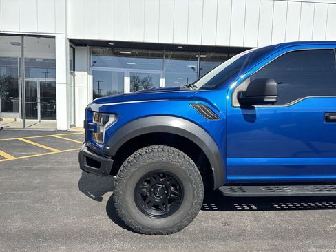 Used 2017 Ford F150 Raptor w/ Equipment Group 801A Mid image 19