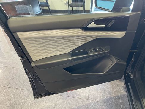 Used 2022 Volkswagen Taos S image 23