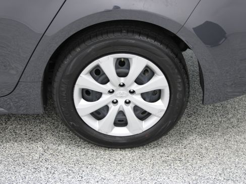 Used 2025 Toyota Corolla LE FWD image 10