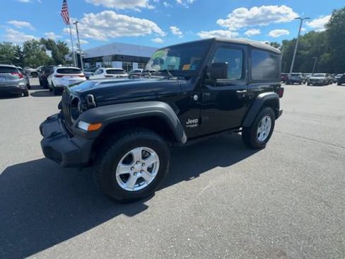 Used 2018 Jeep Wrangler Sport AWD/4WD image 4