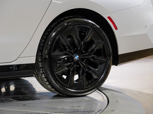 Used 2024 BMW 740i w/ Premium Package 2 image 70