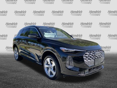 Certified 2025 Audi Q5 Premium w/ Premium Plus AWD/4WD image 2