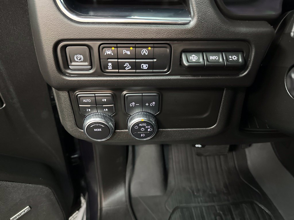 Used 2023 GMC Yukon XL AT4 w/ Technology Package AWD/4WD image 35