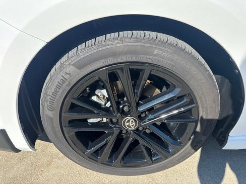 Used 2026 Toyota Camry SE FWD image 5