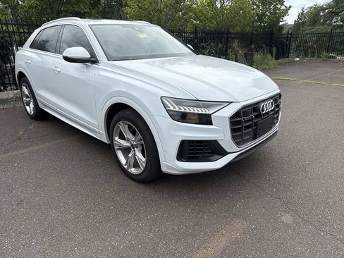 Used 2023 Audi Q8 Premium w/ Convenience Package AWD/4WD image 3