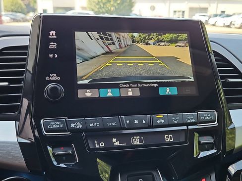 Used 2021 Honda Odyssey Touring image 23