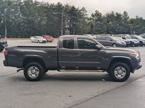 Used 2018 Toyota Tacoma SR w/ SR Convenience Package RWD image 8