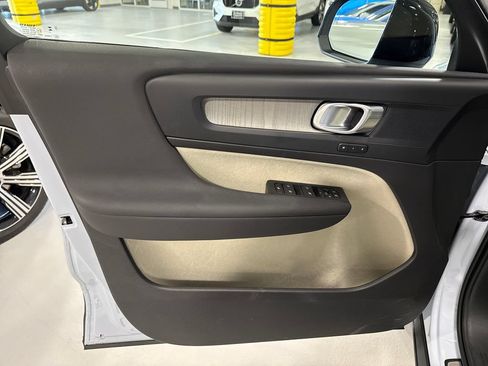 Certified 2024 Volvo XC40 B5 Plus w/ Protection Package Premier AWD/4WD image 9